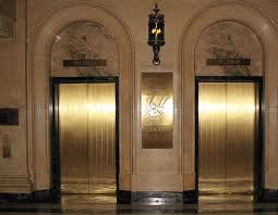 Las cinco noticias más leídas. El Ascensor Buenas Maneras Y Reglas De Uso