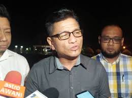 He has been married with norlishah ibrahim and has two children. Another Melaka Exco Arrested For Ltte Link I M Just A Cat Lover Says Norhizam The Star