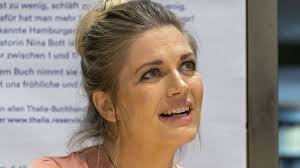 Nina Bott wurde von ihren Kindern für Ausraster ausgelacht