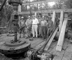 Black And Decker Plant In Texas East Texas Roughnecks 1930 Oilfield Oilfield Life Oil Platform