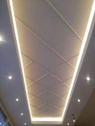 Controsoffitto Gyps Con Strisce Led E Faretti Design Del Soffitto Luci Per Interni Soffitto A Cassettoni