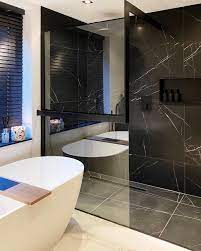 pin van nadiatje aghanif op bathroom interior badkamer badkamer zwart zwart marmer