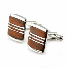 Consider these gifts for year #5 that are traditional—with a twist. 5th Wedding Anniversary Gift Ideas For Him