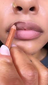 Have you noticed with age your lip shape changing? 🤔 Mine is becoming  lopsided. 🥹, @makeupforever limitless brown pencil, @toofaced