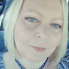 Leigh Randall's Instagram, Twitter & Facebook