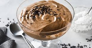 Mousse Au Chocolat Das Simple Grundrezept Die Besten Backrezepte Mit Gelinggarantie Rezept Dessert Rezepte Einfach Einfach Backen Einfacher Nachtisch