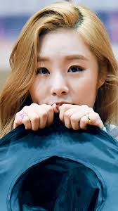 Yeji yuna lia wheein solar moonbyul hwasa moonsun chaeryeong wheesa … Hwasa Kpop Mamamoo Rainha Hd Mobile Wallpaper Peakpx