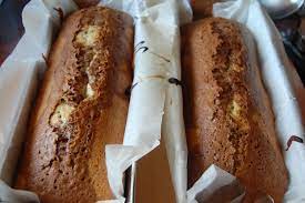 Acest chec este din fructe uscate și nu cu fructe uscate, fiindcă se pregătește din multe fructe și foarte puțin aluat. Chec Marmorat Pe Alese 2 Retete Banana Chocolate