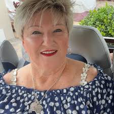 What are the top things to do and experience during a lifestyle visit to  The Villages, Florida?