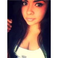 Larissa Herrera (@hermartlarissa)