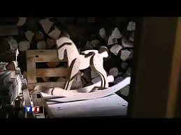 Cheval à bascule en bois massif pour les enfants les plus petits de 1 an jusqu´ à 5 ans et plus. Fabrication De Jouet En Bois Cheval A Bascule Dans Le Val De Morteau Youtube