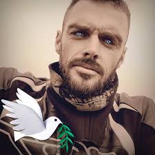 ICYMI: An unregistered 2005 Honda CBR1000RR Fireblade, still in its  original shipping crate, is up for auction at next month's Devitt MCN  London Motorcycle Show. It's likely to be the best-kept example