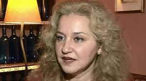«η ανάρτηση αφορά τη δική μου τοποθέτηση σχετικά με τη δημοσιοποίηση της καταγγελίας που. Melina Kyriakopoyloy Gia Gnwsto Skhno8eth Esbhse Ta Fwta Toy Eipa 8a Spasw Ta Tzamia
