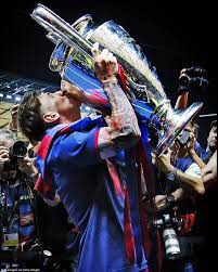 Messi holding the uefa champions league trophy! Pin On Lionel Messi