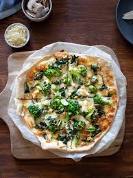 Weisse Pizza Mit Gemuse Fructosefrei Und Laktosefrei Sugarfree Naturally Rezept Weisse Pizza Pizza Lebensmittel Essen