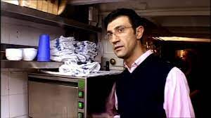 Ramsay S Kitchen Nightmares The Walnut Tree Inn Open Kitchen Nightmares Top Restaurants In London London Restaurants