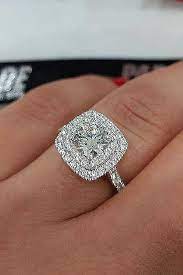 Classy Round Wedding Rings Roundweddingrings Wedding Rings Unique Wedding Rings Round Round White Gold Engagement Rings