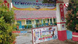 Stiker area wajib pakai masker. Sekolah Di Pangandaran Lawan Covid 19 Ingatkan Pakai Masker