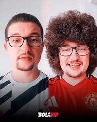 This is Frank Ilett, a Manchester United fan who promised not to cut his  hair until his team wins 5 matches in a row… his last haircut was
