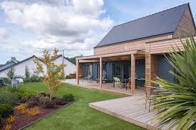 Maison Design En Ossature Bois Avec Son Toit En Ardoise Maison Ossature Bois Constructeur Maison Maison Design