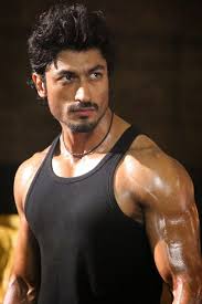 Vidyut Jamwal Hd Pictures In 2020 Vidyut Jamwal Hot Actors Actors