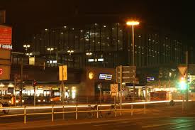Im berliner bahnhof zoologischer garten musste am silvesternachmittag die feuerwehr bahnhof zoologischer garten nach brand evakuiert. Berlin Bahnhof Zoo Zoologischer Garten 02 2012 By Exotic Legends On Deviantart