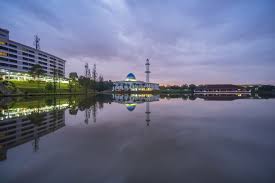 Di antara anggapan tentang hal yang dapat membatalkan wudhu adalah makan dan minum. Lifestyle In The Rapidly Growing City Of Kajang
