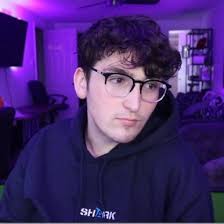 Mariah Ayala (@mariahayalaa)