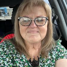 Who has a breakfast buffet in Enid?