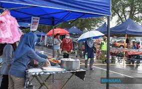 Difahamkan, sebelum ini pasar malam di jalan puj3/13 itu hanya beroperasi pada hari jumaat, namun sejak minggu lalu ia turut dianjurkan pada hari isnin. Bernama Pasar Pagi Pasar Terbuka Pasar Malam Bazaria Di N Sembilan Dibuka Mulai Isnin