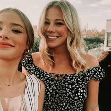 Sarah Brase's Instagram, Twitter & Facebook