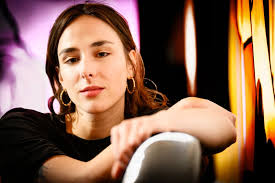 Avec Dogue, Ariane Roy montre les dents