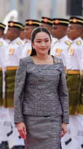 थाईलैंड की PM जीती हैं ऐसी लाइफ, संपत्ति जान खुली रह जाएंगी आंखें | Times  Now Navbharat