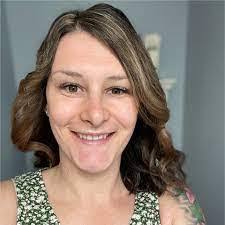 Eva Fuller's Instagram, Twitter & Facebook