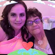 Existen falsos líderes que actúan como jefes, que se creen hacendados y que  tratan a los miembros de su organización como subordinados. Estas personas  no sólo carecen de un liderazgo verdadero, sino