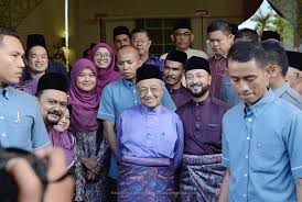 Tok puan fatimah zaharah's geni profile. Decision On Latheefa S Appointment Final Dr Mahathir Borneo Post Online