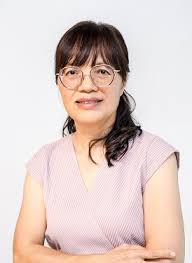 Cathy Ling's Instagram, Twitter & Facebook