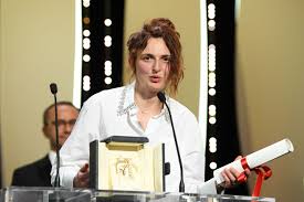 Il faut dire que la manifestation s'est tenue après une année complexe où les affaires de tous ordres ont provoqué de multiples remous sociologiques. Le Palmares Du Festival De Cannes 2018