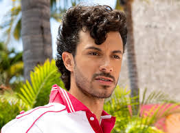 Hector Valero's Instagram, Twitter & Facebook