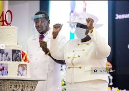 Adeolu adeboye, bolu adubi, leke adeboye and dare adeboye. There Have Been Times Of Pain Agony Sorrow And Betrayal Pastor Adeboye And Wife Hold 40th Thanksgiving Photos Laptrinhx News