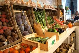 L Epicerie Vegetale Fleurs Fruits Et Legumes Rue De La Fontaine Au Roi Magasin Fruits Et Legumes Fruits Et Legumes Epicerie