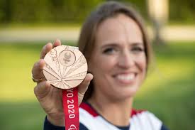 Rebecca Hart's Instagram, Twitter & Facebook