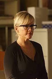 Pin On Rachael Harris
