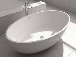 Mit einer freistehenden badewanne von duschmeister.de wird ihr badezimmer zu einem echten hingucker. Freistehende Design Badewanne Aus Mineralguss Bloomberg Freistehende Badewanne Mineralguss Badewanne Freistehende Mineralguss Badewanne Badewannen Freistehend Modern Design Traditionelle Traditionell Designer Bad Badezimmer Wanne