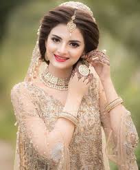 Beautiful Hira Mani Looking Stunning In New Photoshoot Daily Infotainment In 2020 Pakistani Bridal Makeup Pakistani Bridal Hairstyles Asian Bridal Dresses