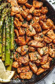 Garlic Butter Chicken Bites With Lemon Asparagus Health Dinner Recipes Good Healthy Recipes Chicken Dinner Recipes