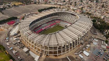 L'Estadio Azteca, teatro della cerimonia inaugurale, generata con l'AI