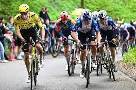 Matteo Jorgenson crashes out of Amstel Gold Race, breaking collarbone