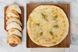 En la edición previa de esta nueva noche de la pizza y la empanada los locales participantes duplicaron y triplicaron las. Con Atractivas Promociones El Noble Se Suma A La Noche De La Pizza Y Empanada Latitud2000