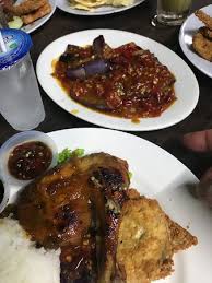 Tumbuk cili padi merah + bawang putih sehingga lumat. Ayam Bakar Wong Solo Ampang Restaurant Reviews Phone Number Photos Tripadvisor